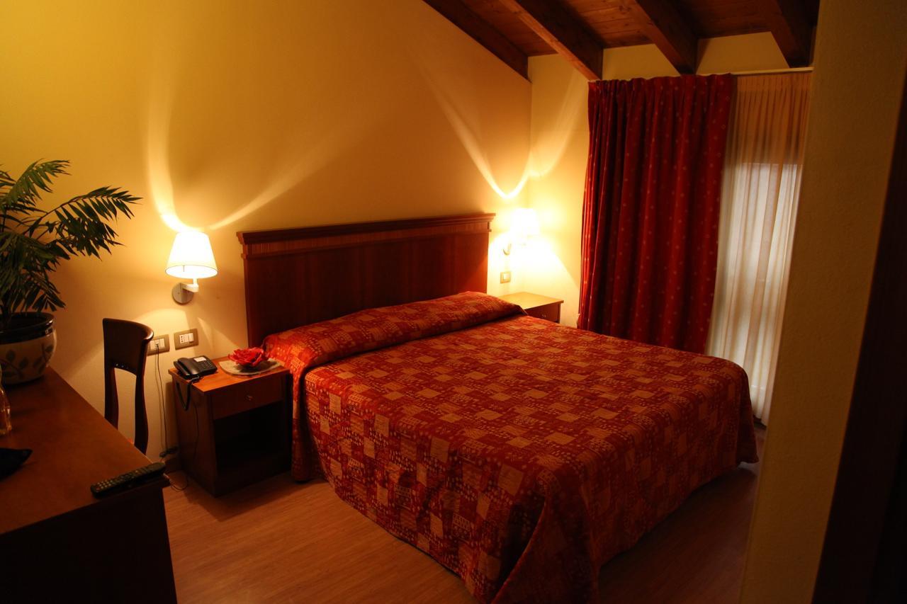 Hotel Il Borghetto Bariano Экстерьер фото